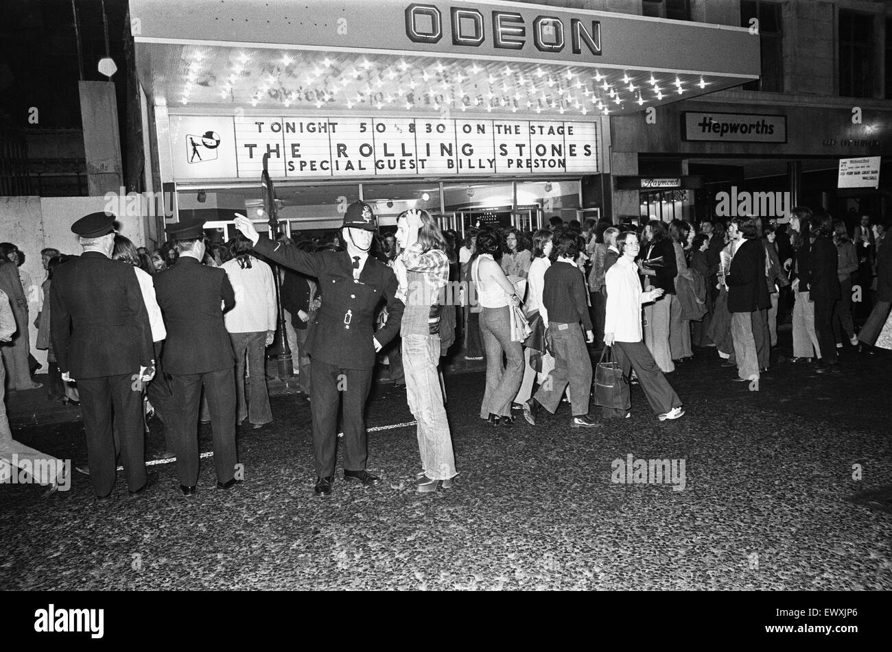 Rolling Stones-Fans Schlange vor dem Odeon, New Street, Birmingham vor concert.19th September 1973 Stockfoto