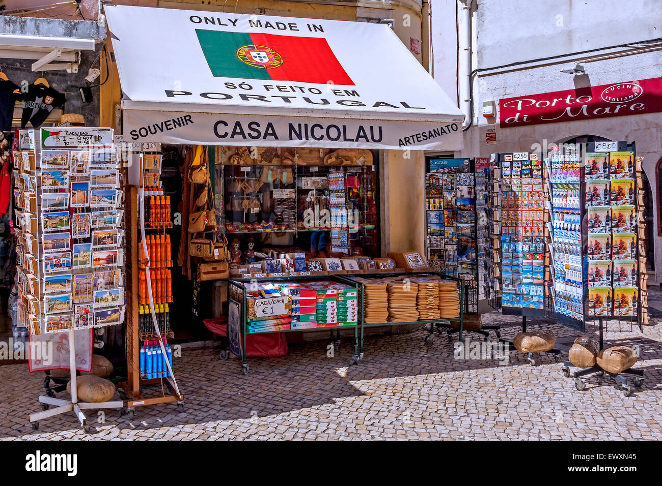 Ein kleines Geschäft Cascais Portugal Stockfoto