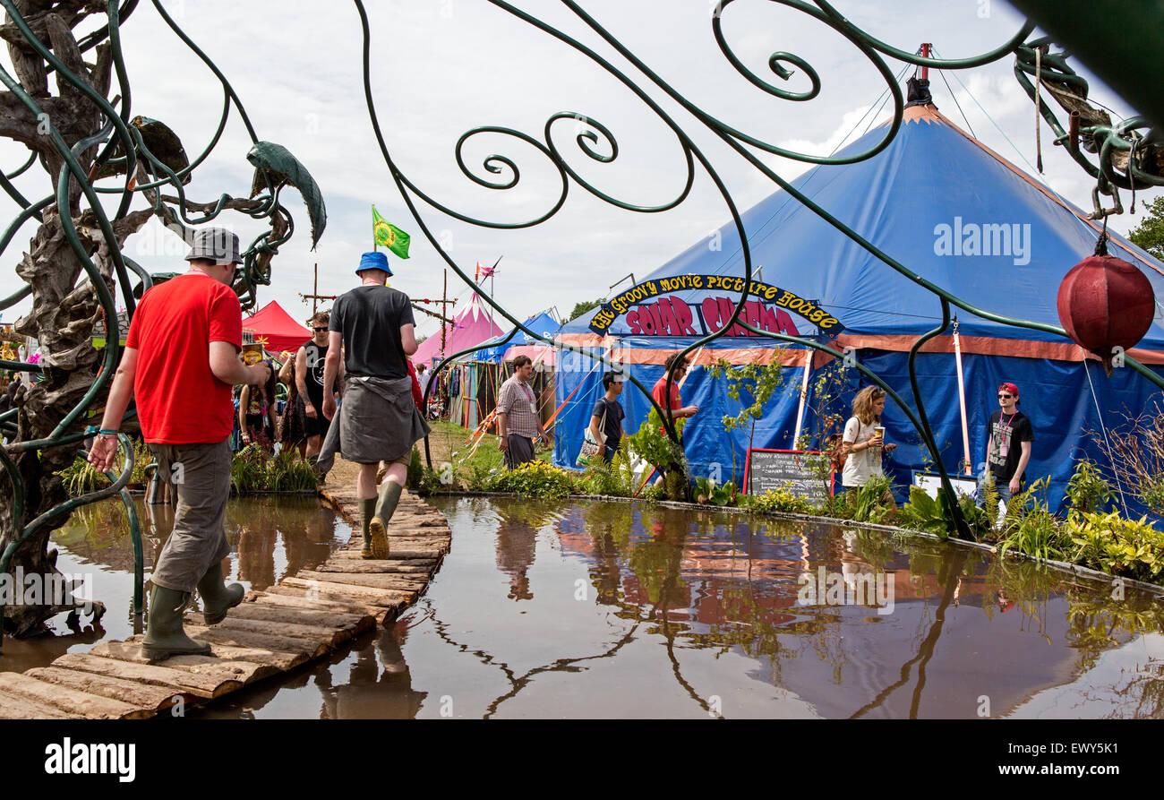 Die Solar Kino und Teich Glastonbury Festival UK Stockfotografie Alamy