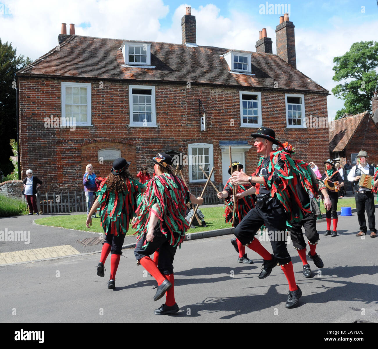 Morris Tänzer vor Austens Haus in Chawton, Hampshire Stockfoto