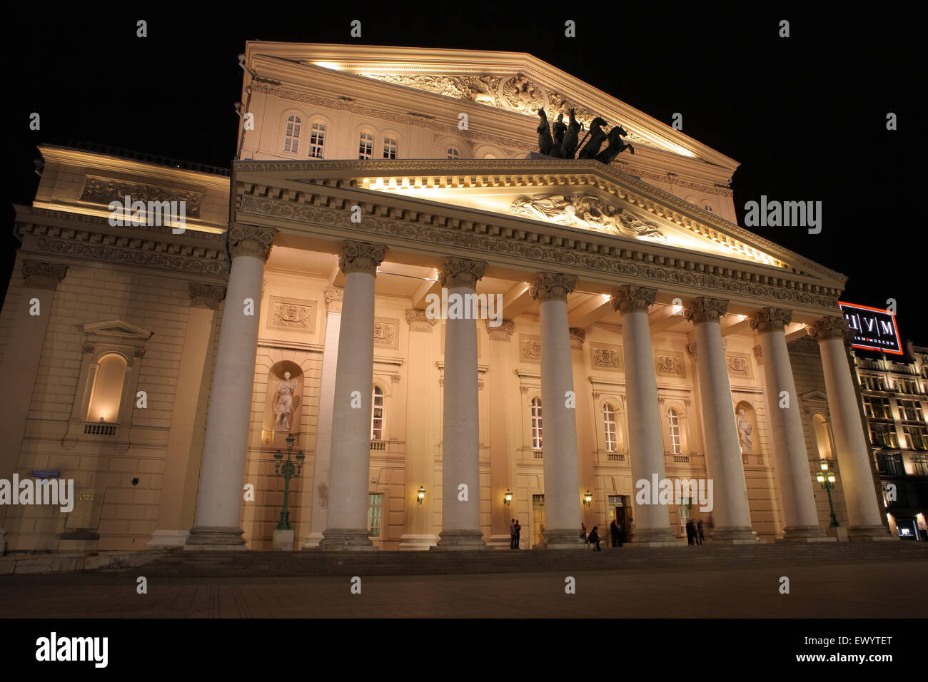 Nachtansicht des staatlichen akademischen Bolschoi Theater Oper und Ballett, Moskau, Russland Stockfoto