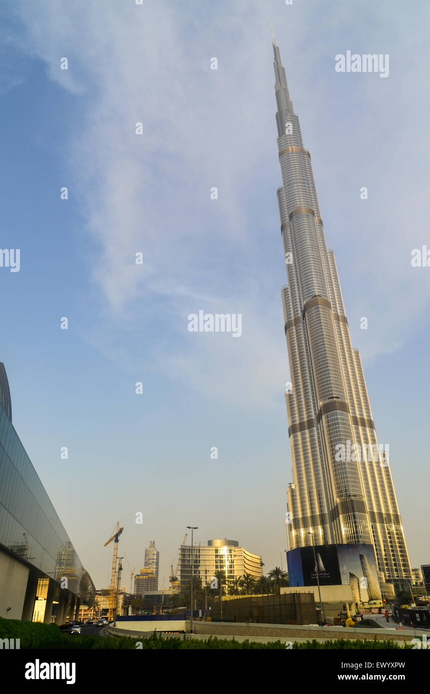 Burj Khalifa, das höchste Gebäude der Welt im Jahr 2015, stehend in Dubai Stockfoto