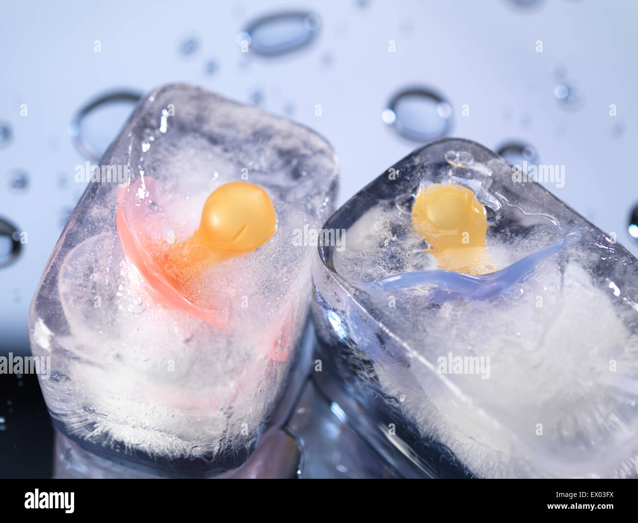 Baby Puppen eingefroren im Eis eingefrorenen Embryonen zu veranschaulichen Stockfoto