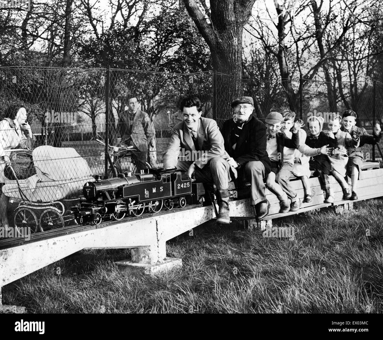 Albert Park Miniatur-Eisenbahn, Middlesbrough, North Yorkshire. 30. März 1967. Stockfoto
