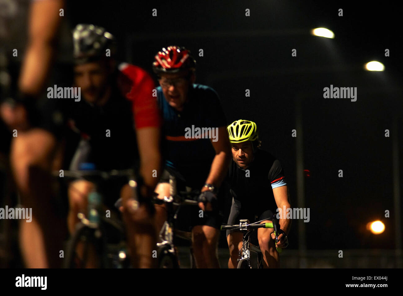 Radfahrer, Radfahren auf der Strecke Velodrom, im freien Stockfoto