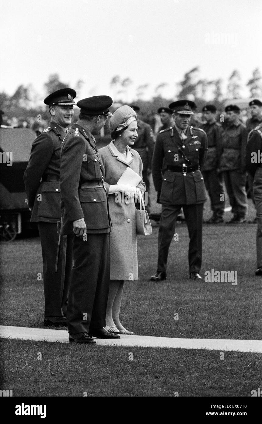 Königin Elizabeth II., während ihres Besuchs in Westdeutschland. Abgebildet in Düsseldorf. 25. Mai 1965. Stockfoto