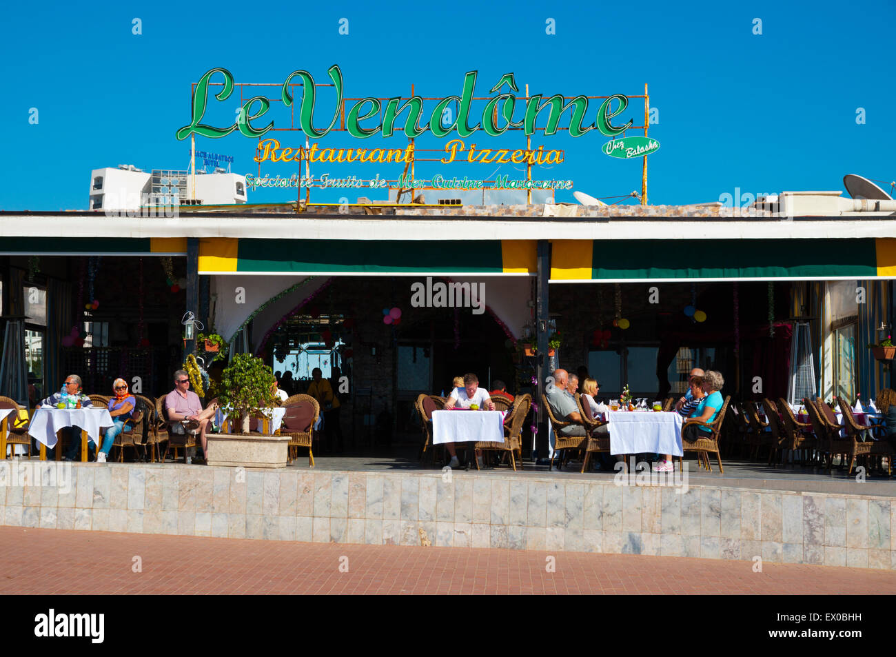 La Vendome, Restaurant und Pizzeria, Strandpromenade, Agadir, die Souss Tal, Atlantikküste, Südmarokko, nördliche Afric Stockfoto