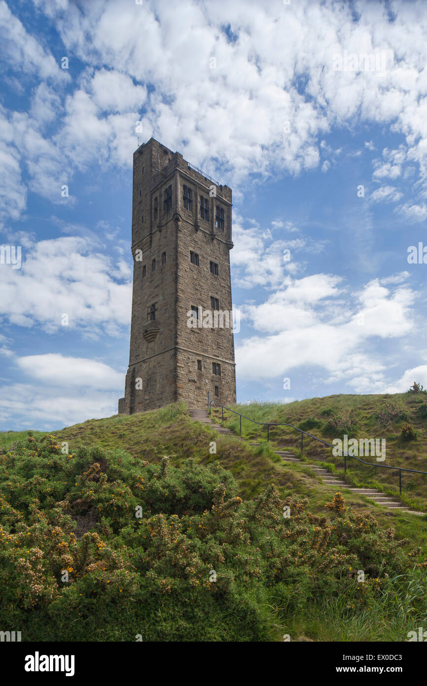 Jubiläum oder Victoria Tower auf dem Burgberg, Almondbury, Huddersfield, West Yorkshire, Großbritannien Stockfoto