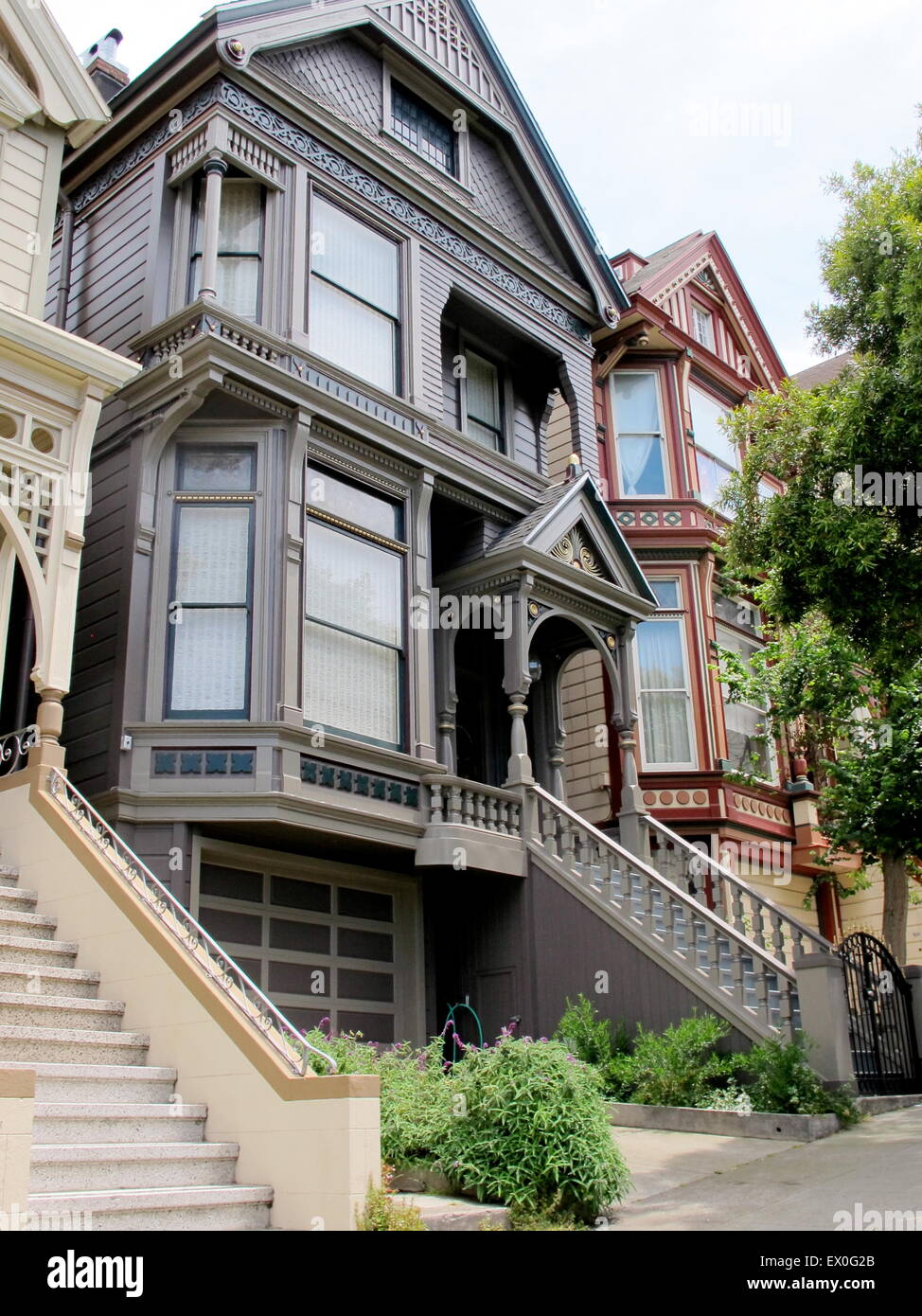 Das Haus, wo die Grateful Dead Musiker in den 1960er Jahren bei 710 Ashbury Street in San Francisco, 1. Juli 2015 lebte. Die Hippie-Rocker von The Grateful Dead auf Tournee durch die USA seit 3 Jahrzehnten. Die Musiker haben für ihr 50-jähriges Jubiläum wiedervereinigt. FOTO: BARBARA MUNKER/DPA Stockfoto