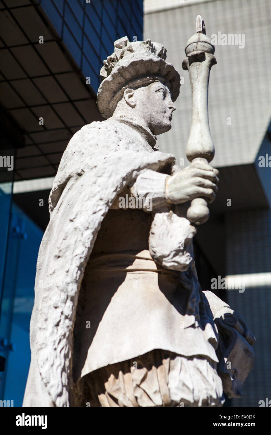 Eine Statue von König Edward VI am St. Thomas' Hospital in London Stockfoto