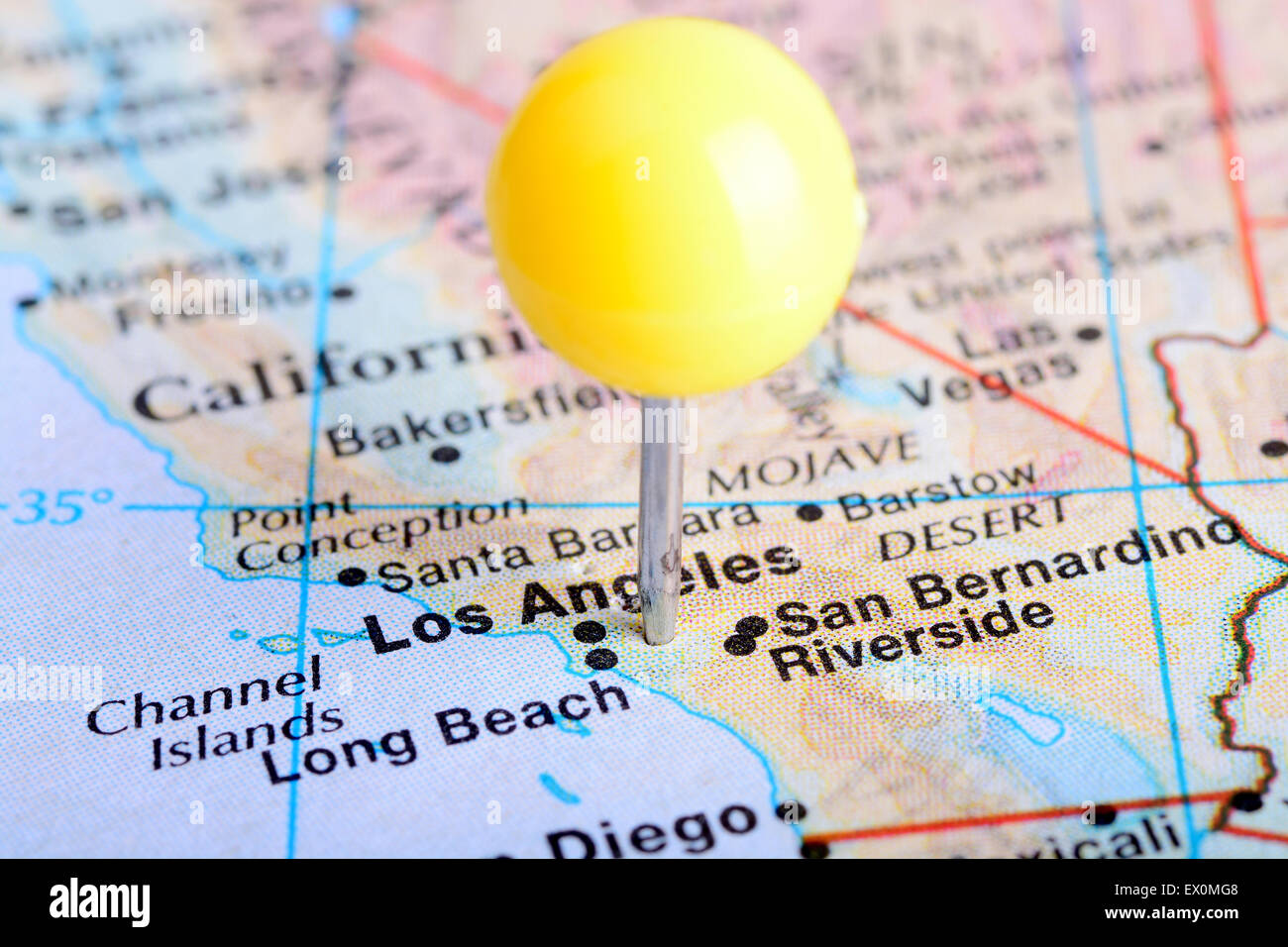 Makroaufnahme einer Karte zeigt die Stadt von Los Angeles, Kalifornien. Stockfoto