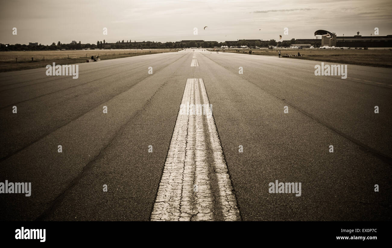 Tempelhof und verlassenen Landebahn in Berlin Stockfoto