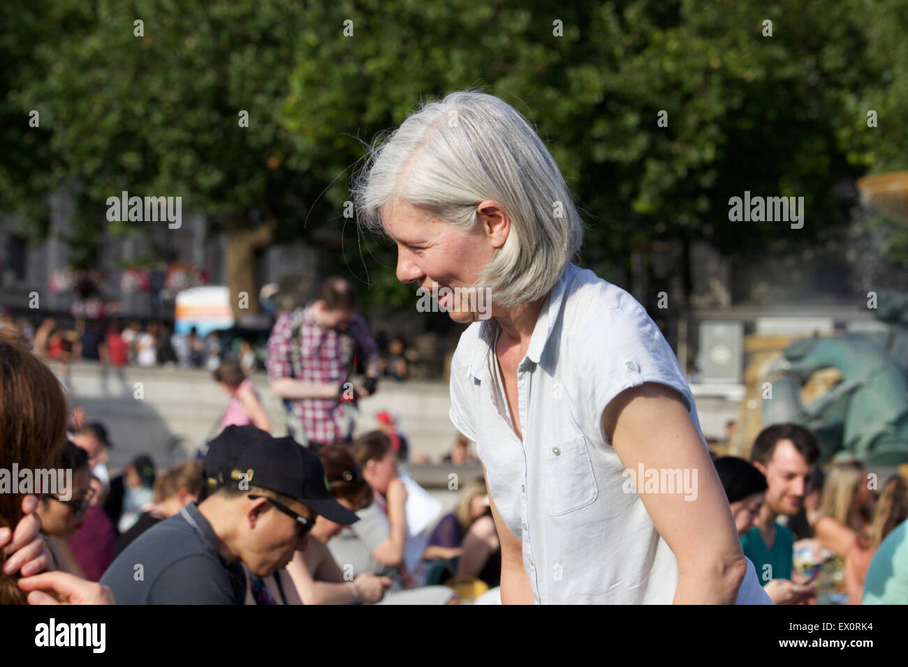 Trafalgar Square, London, UK, 3. Juli 2015. Don Giovanni.The Royal Opera House präsentiert ein Live-Screening-Leistung von Don Giovanni.Cast gehören Christopher Maltman, Dorothea Roschmann, Rolando Villazon und Albina Shagimuratova.Designs aus Es Devlin. Bildnachweis: Danny Charlette/Alamy Live-Nachrichten Stockfoto