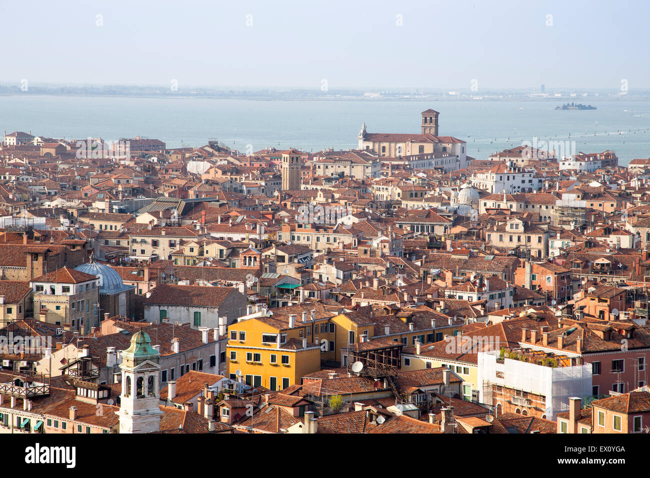 Venedig Stadtbild anzuzeigen berühmte Stadt Altbauten in Italien Mittelmeer im Hintergrund Stockfoto