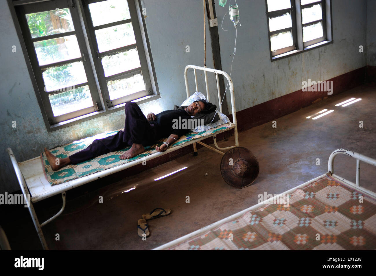 Eine lokale resident Resceives Transfusion an einem Krankenhaus Namteuk in Myanmar-Wa-Staat von Myanmar 3. September 2009. VCP Stockfoto