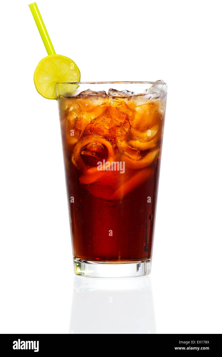 Abbildung des Cuba Libre Cocktail isoliert auf weißem Hintergrund Stockfoto