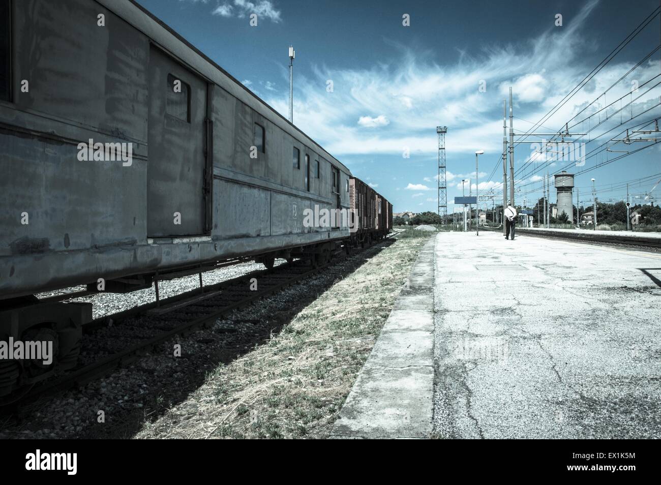 Zug und Einsamkeit Stockfoto