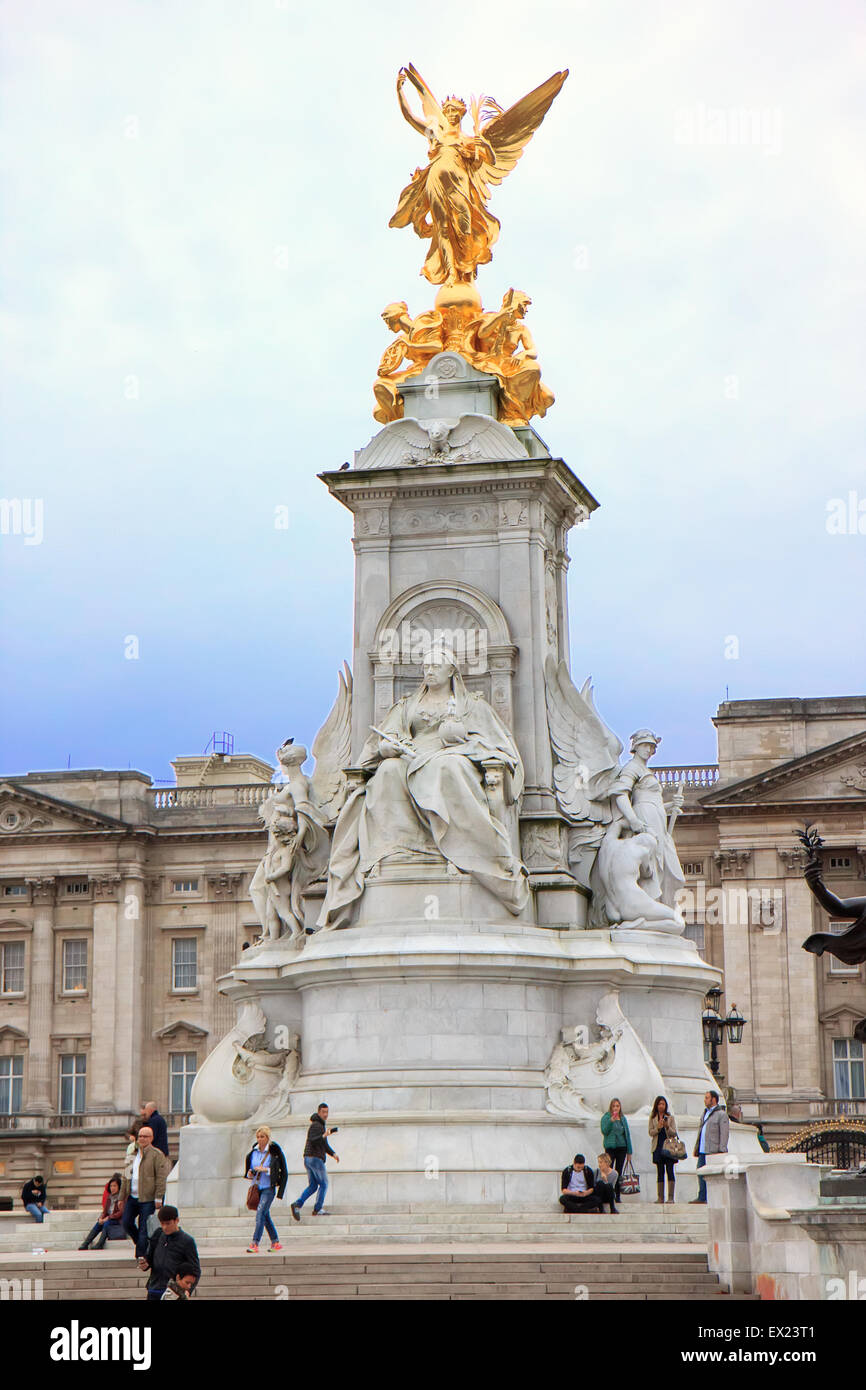LONDON, UK, das Victoria Memorial ist eine Skulptur, die Königin Victoria gewidmet. Stockfoto