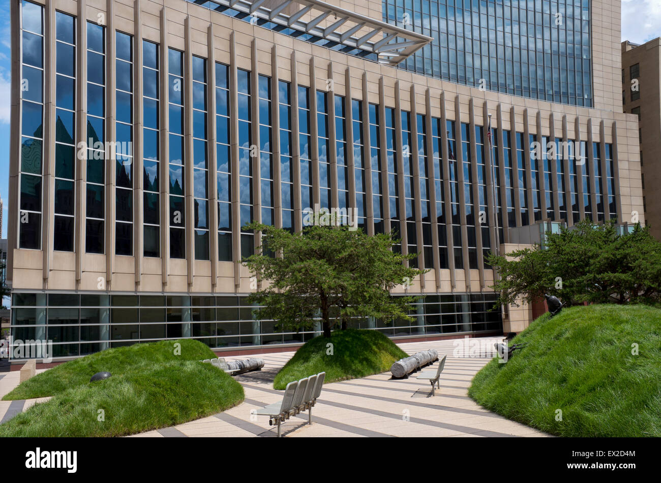 USA-Bundesgericht Gebäude Fassade und Plaza in der Innenstadt von Minneapolis Minnesota Stockfoto