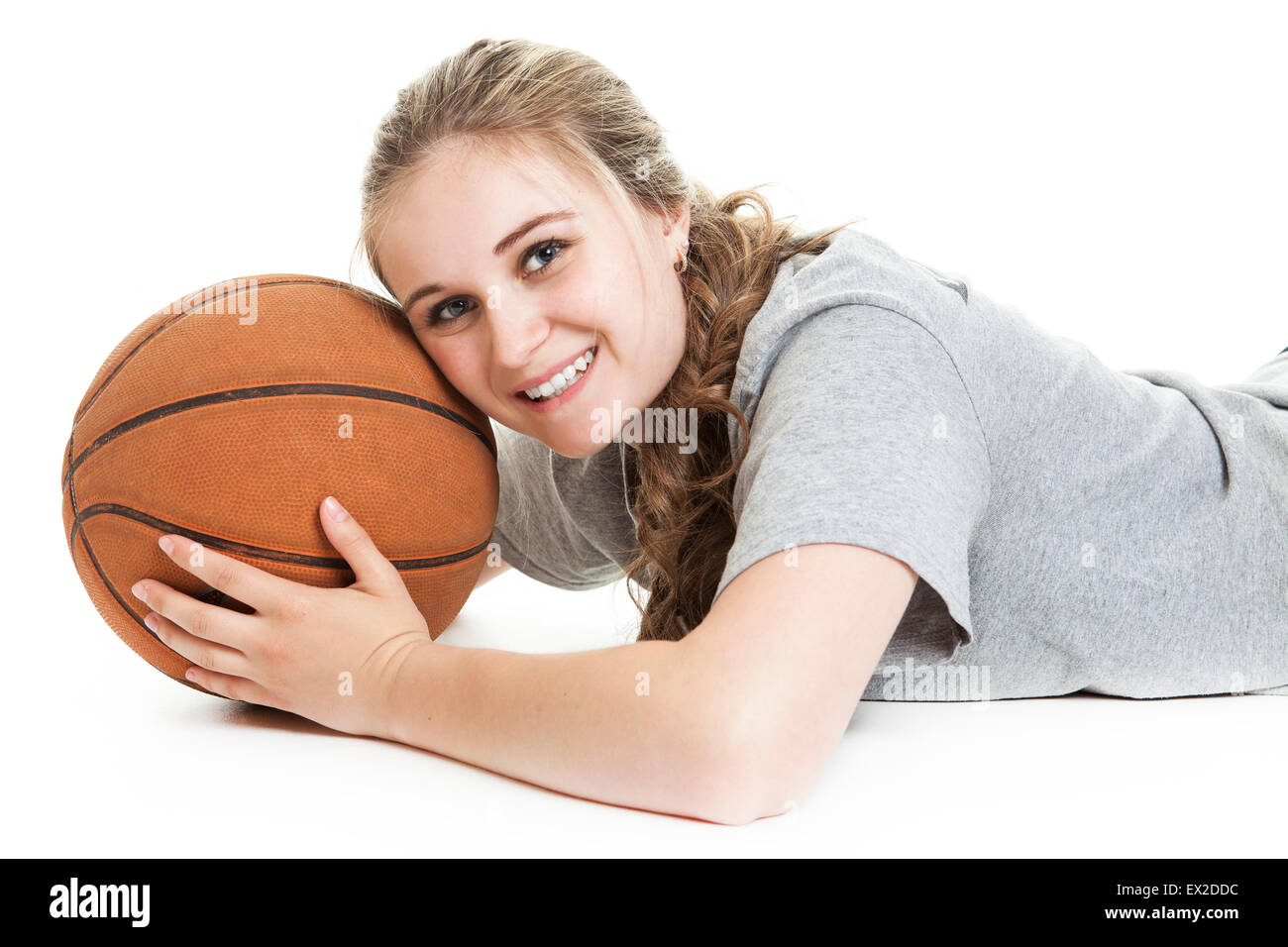 Porträt eines Teen mit Basketball Stockfoto