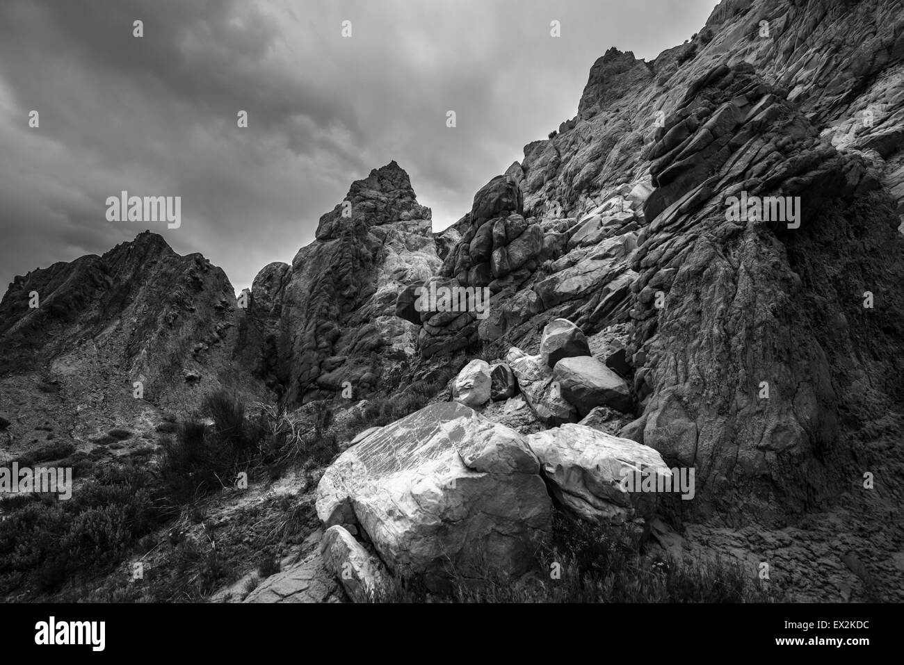 Schwarz / weiß Felsformationen mit dramatischen Himmel Cottonwood Canyon Stockfoto