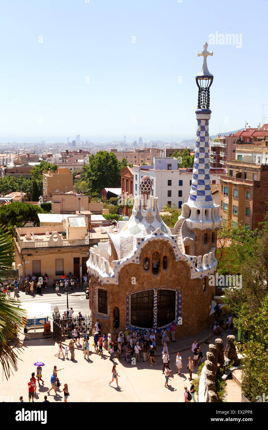 Eines der Häuser Eingang, Park Güell (Parc Güell), entworfen von Antoni Gaudi, Barcelona, Spanien-Europa Stockfoto