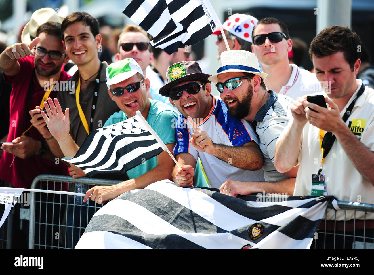 Utrecht, Niederlande. 4. Juli 2015. Radsport-Fans während der Phase 1 der Tour de France in Utrecht, Niederlande. Foto: Miroslav Dakov / Alamy Live News Stockfoto