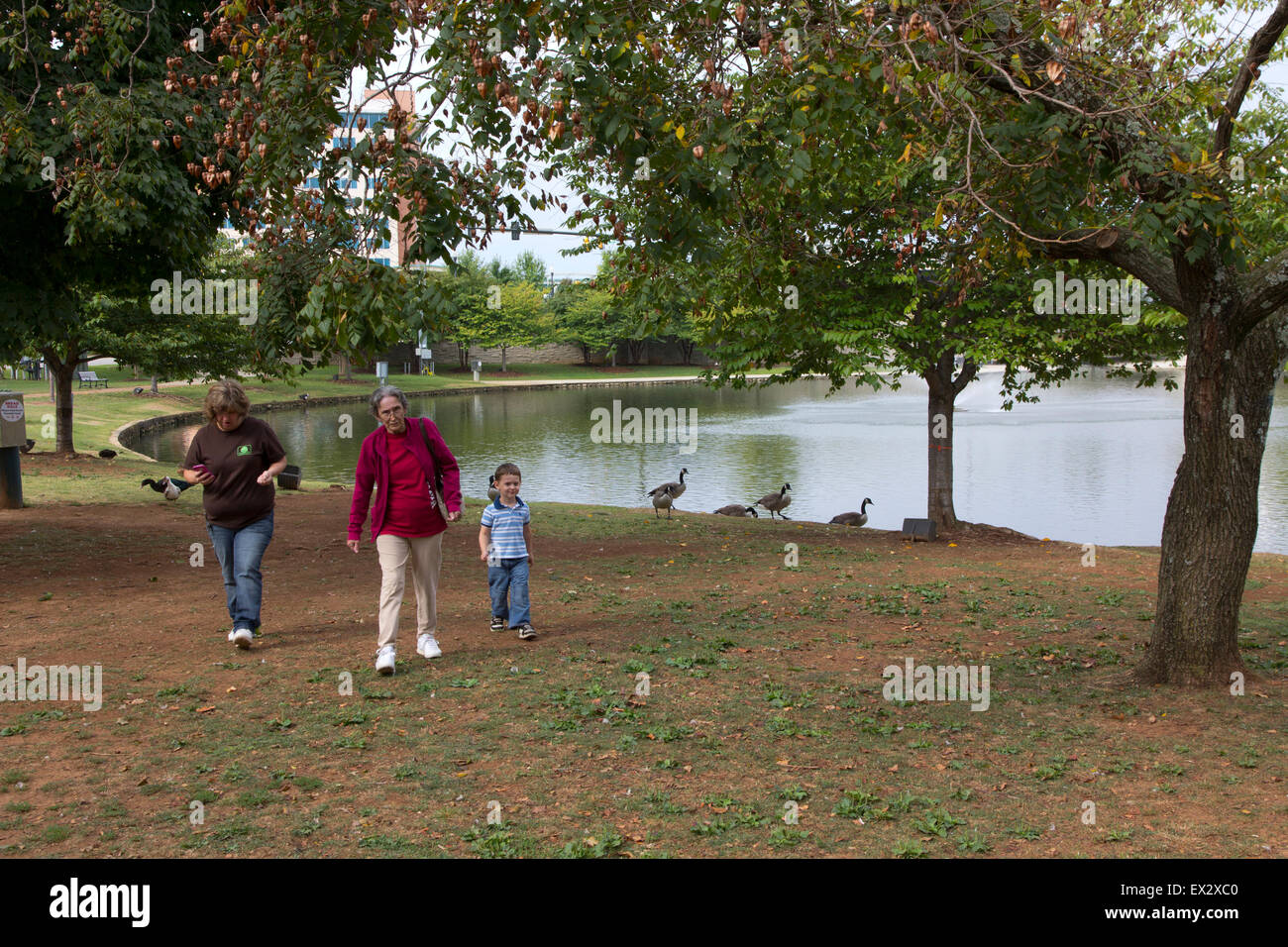 Big Spring International Park ist das malerische Herzstück der Innenstadt von Huntsville, AL. Stockfoto