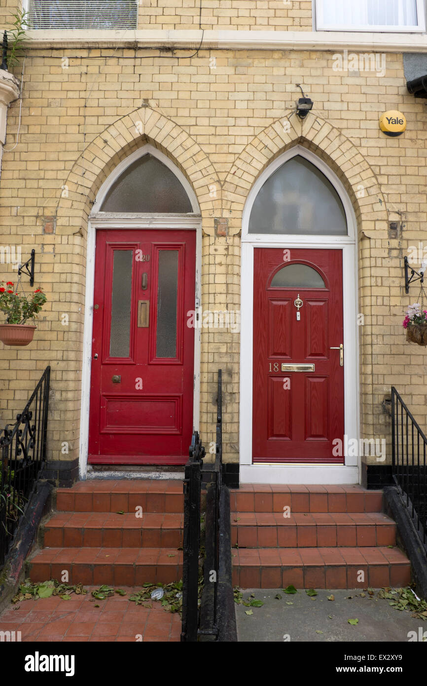Zwei rote vordere Türen gewölbte Kirche wie Elegant Stockfoto