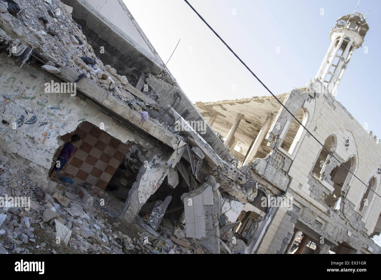 Gaza-Stadt, Gazastreifen, Palästina. 5. Juli 2015. Al-Tawfeeq Moschee in Al Shejaiya Nachbarschaft Osten Gaza-Stadt, eine der 63 Moscheen, die Israel in seinem Krieg mit der Hamas zerstört hat. Bildnachweis: Mahmoud Issa/Quds Net News/ZUMAPRESS.com/Alamy Live-Nachrichten Stockfoto