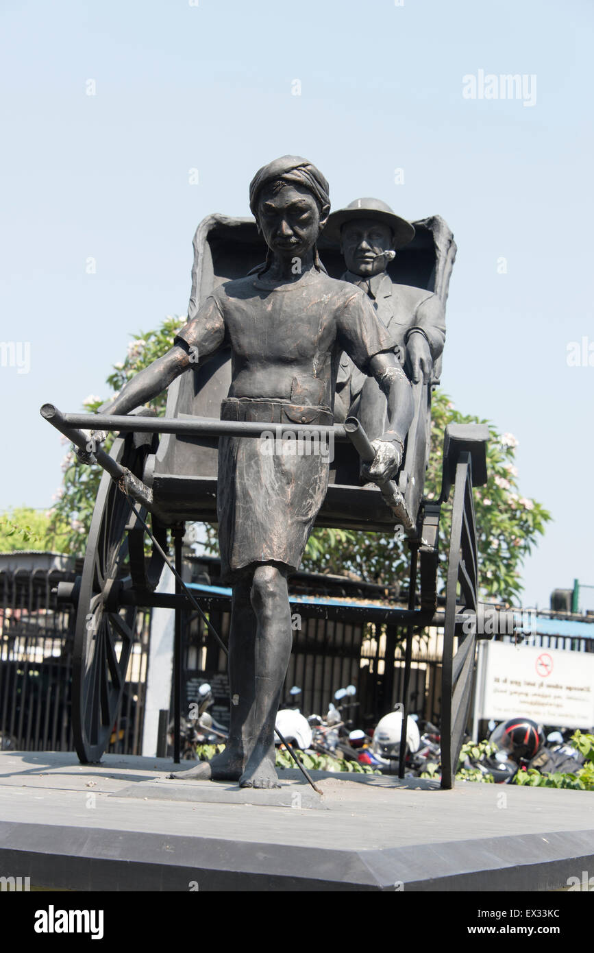 Eine Rikscha-Skulptur vor dem Grand Oriental Hotel, Colombo-Fort.Colombo (GOH), Sri Lanka Stockfoto