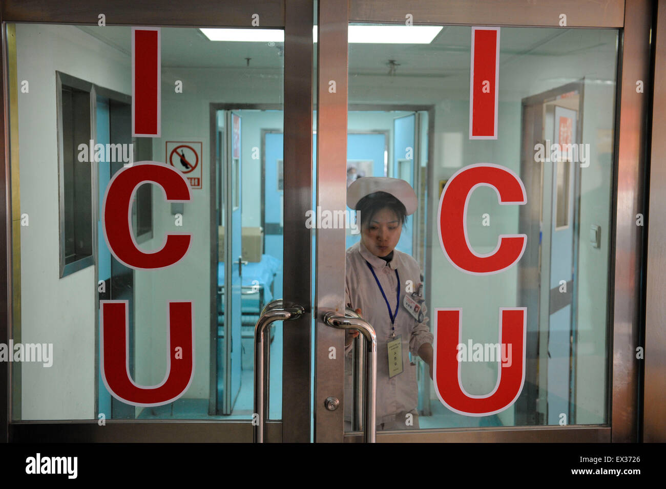 Die ICU (Intensive Care Unit) eines Krankenhauses, wo die Überlebenden des überfluteten Wangjialing Coal Mine, ist in Taiyuan, Shanxi gesehen. Stockfoto