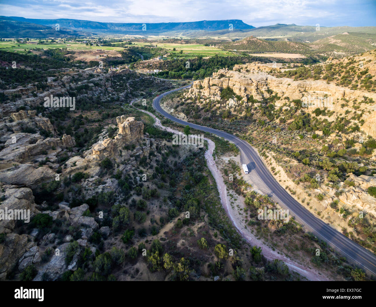 Luftaufnahme von Bergen am Grand Mesa Scenic Byway in der Nähe von Grand Junction, Colorado. Stockfoto