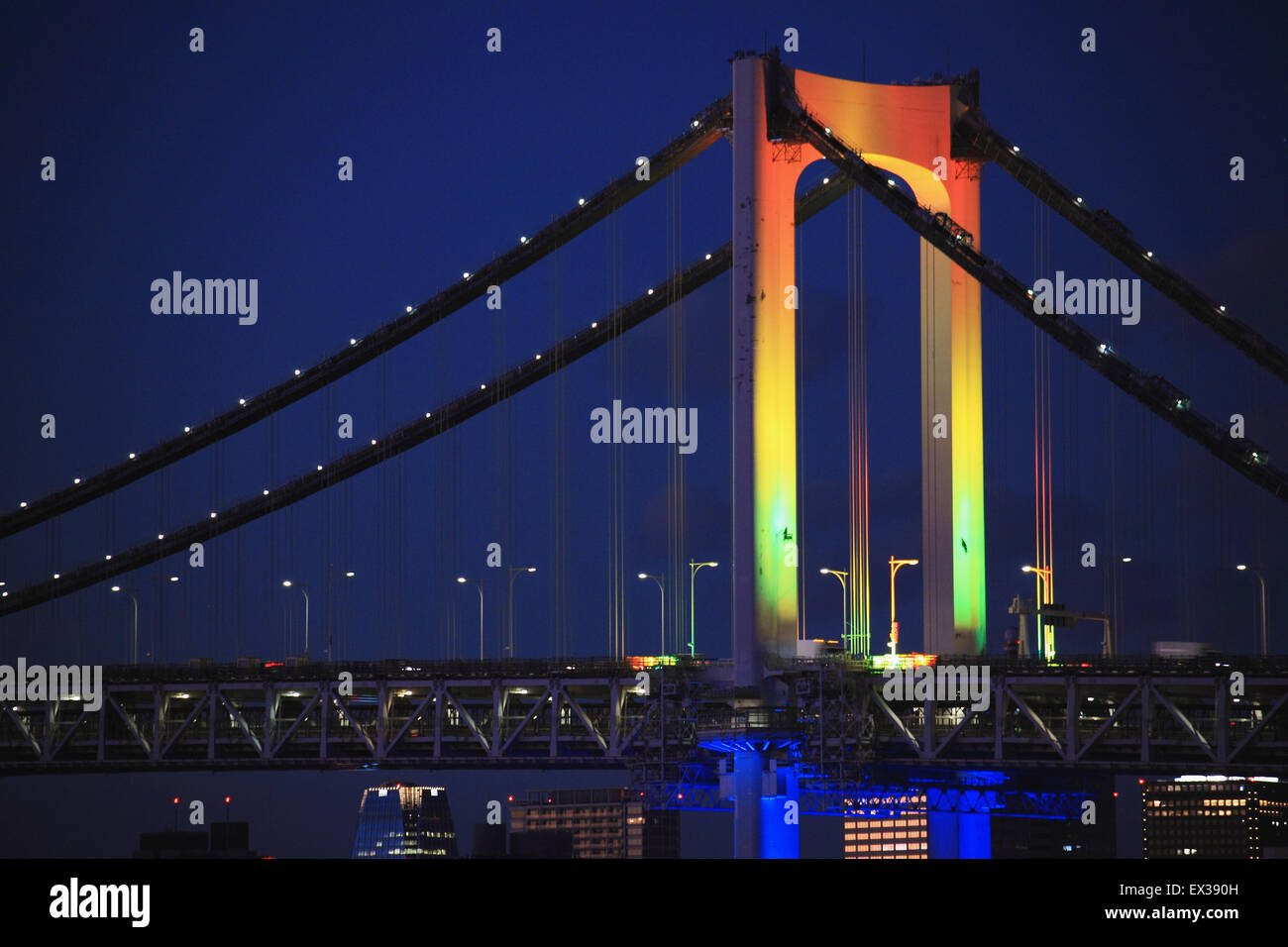 Nachtansicht der Rainbow Bridge, Tokyo, Japan Stockfoto