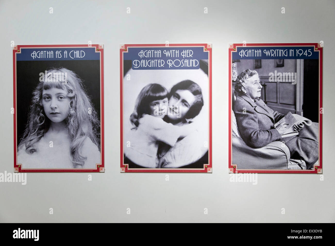 Fotos von Agatha Christie in Torquay Museum, Torquay, Devon, Südengland, England, Vereinigtes Königreich Stockfoto