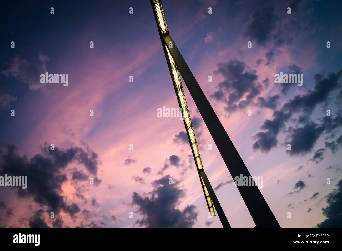 Ein Sonnenuntergang in Barcelona nach unten am Hafen. Stockfoto