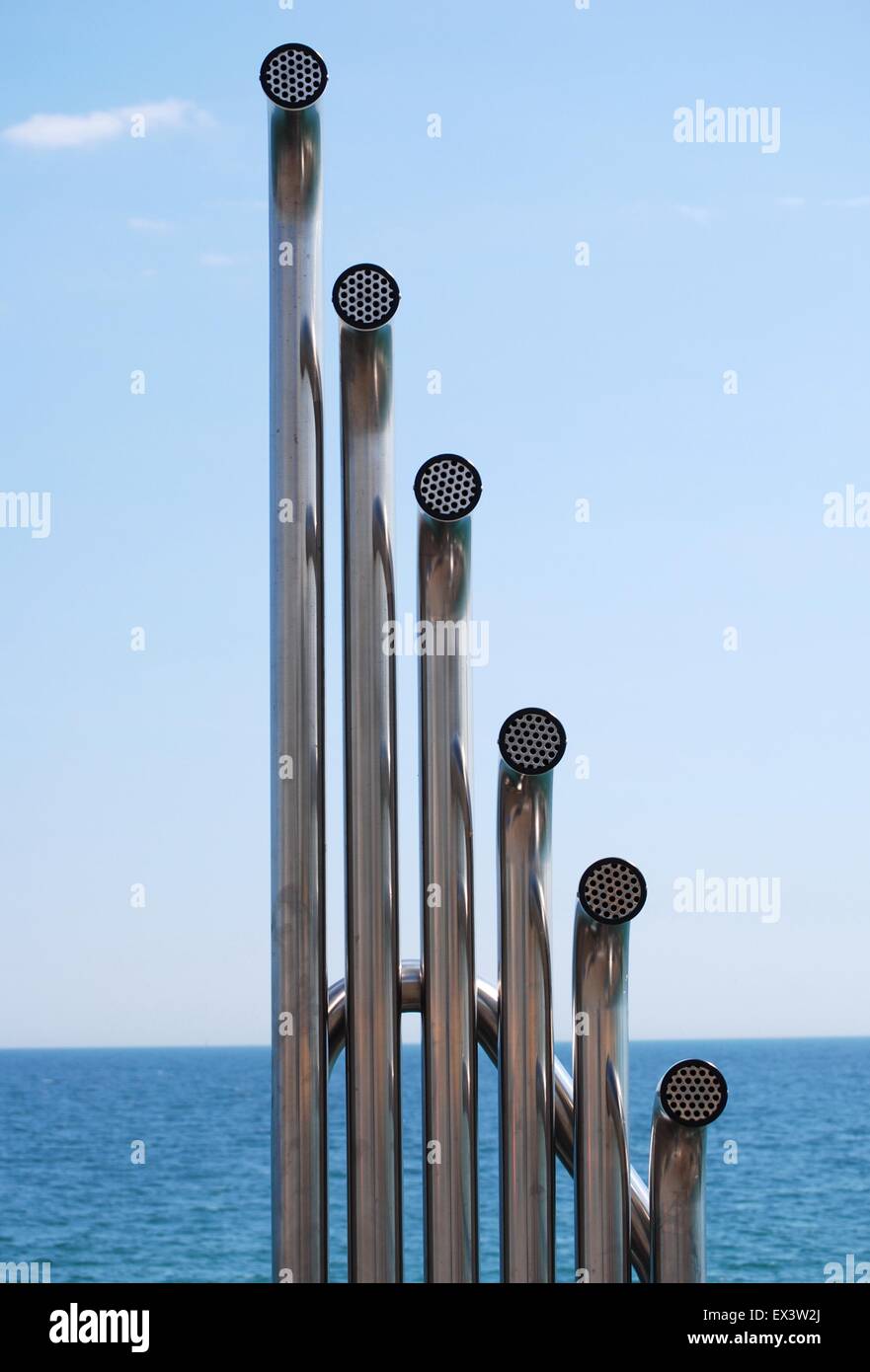 Verchromte Akustikröhren am Ende des Boscombe Pier, Dorset, Großbritannien Stockfoto
