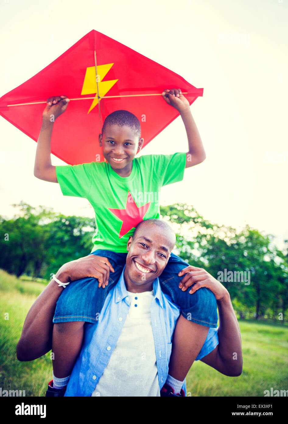 Afrikanische Familienglück Ferienkonzept Urlaub Aktivität Stockfoto