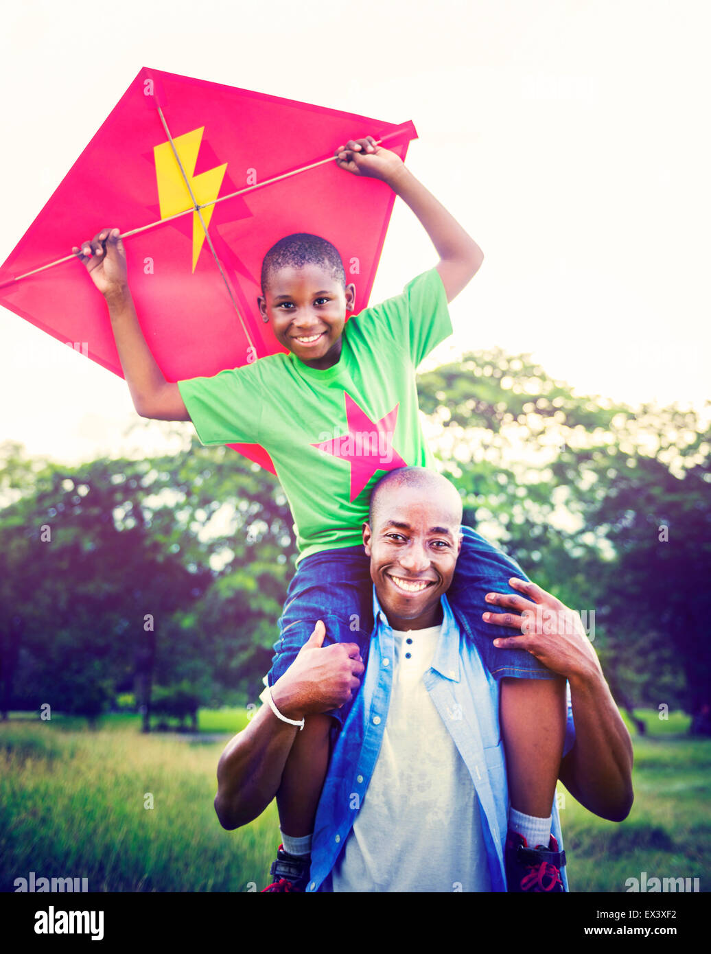 Afrikanische Familienglück Ferienkonzept Urlaub Aktivität Stockfoto