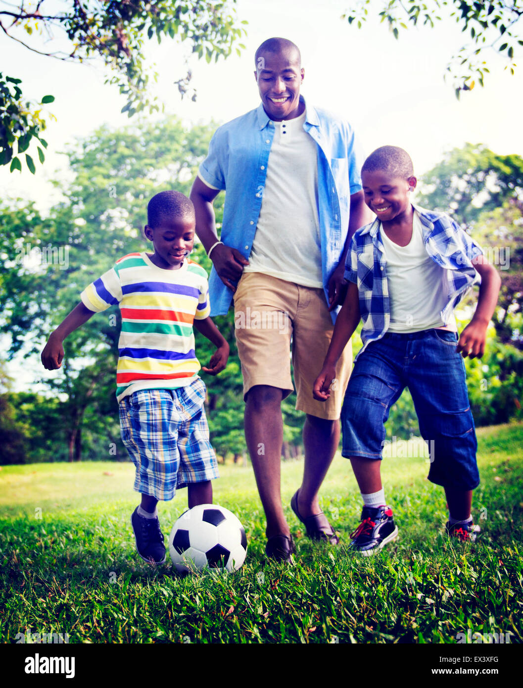 Afrikanische Familienglück Ferienkonzept Urlaub Aktivität Stockfoto