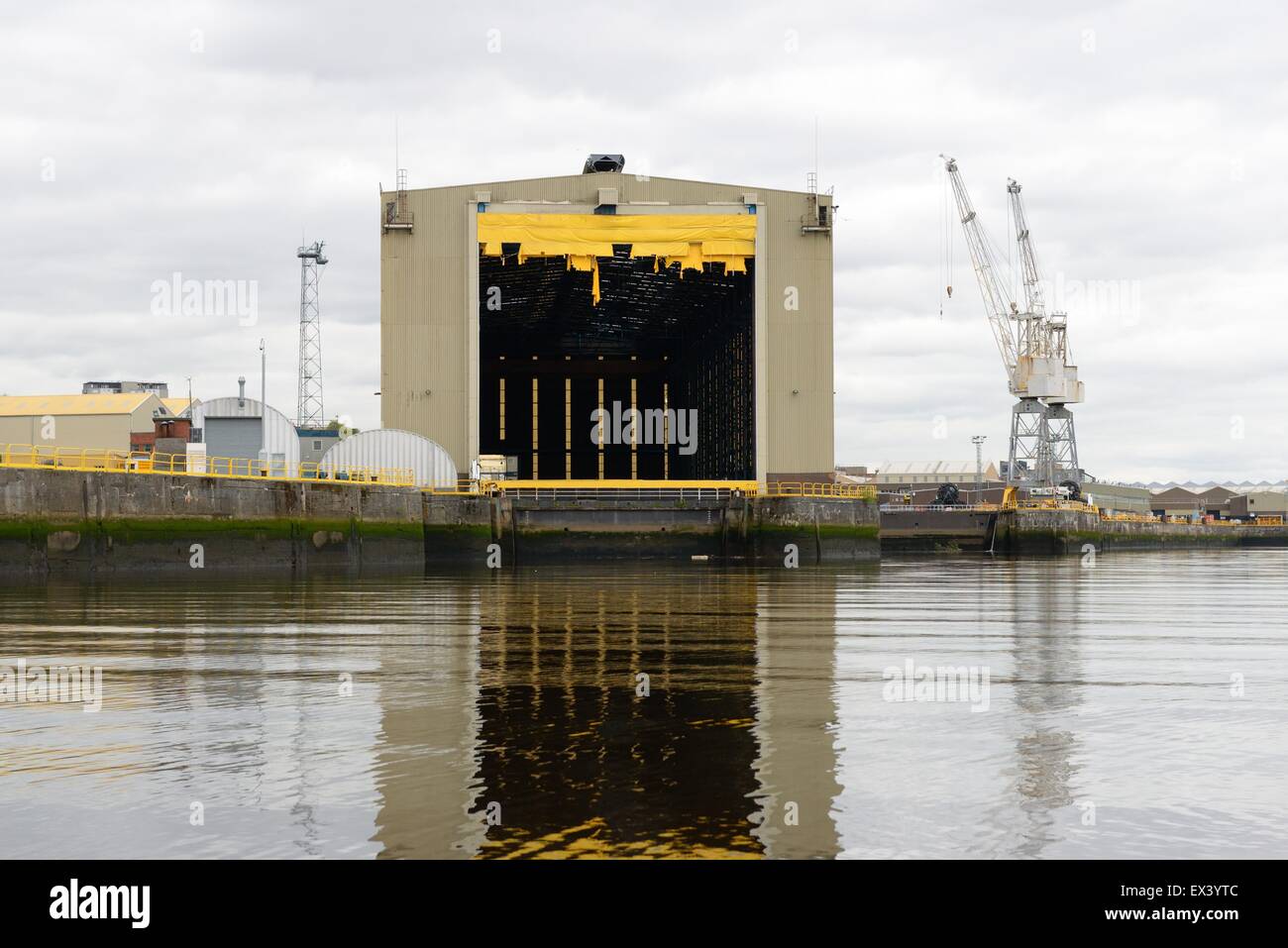 BAE Systems Schiffbau Gehäuse in Scotstoun, Glasgow, Schottland, Großbritannien Stockfoto