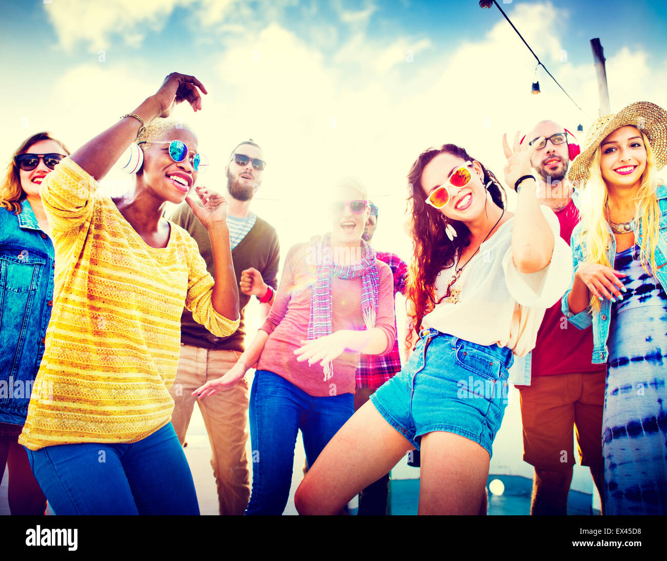 Beach Party Musik tanzen Freundschaft Sommer Konzept Stockfoto