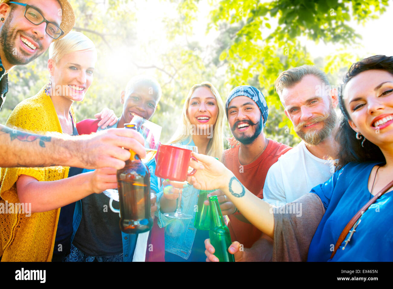 Freund feiern Party Picknick freudigen Lebensstil trinken Konzept Stockfoto