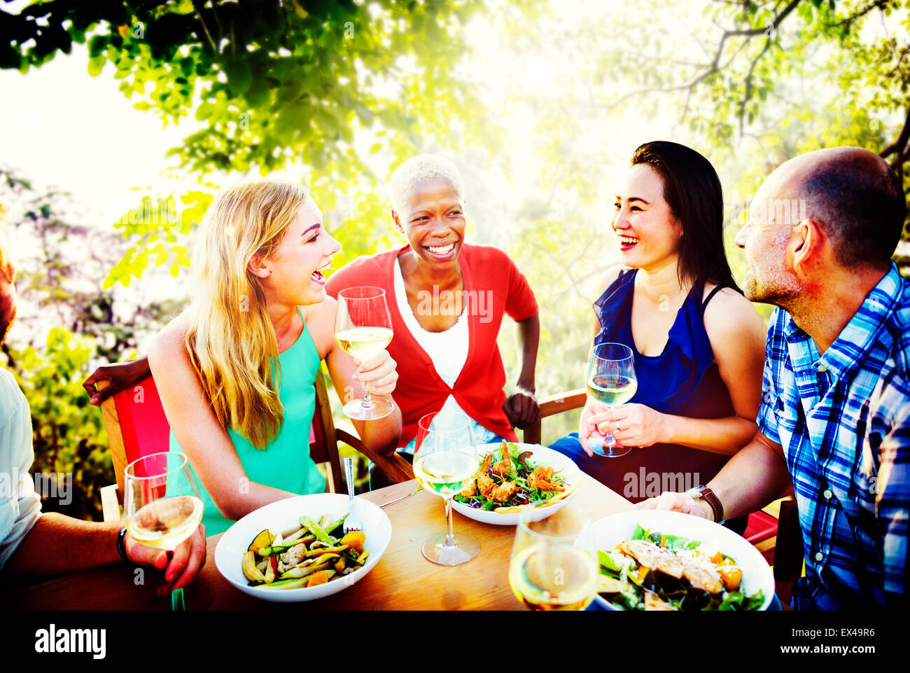 Freunde Freundschaft im freien Kühlung Zweisamkeit Konzept Stockfoto