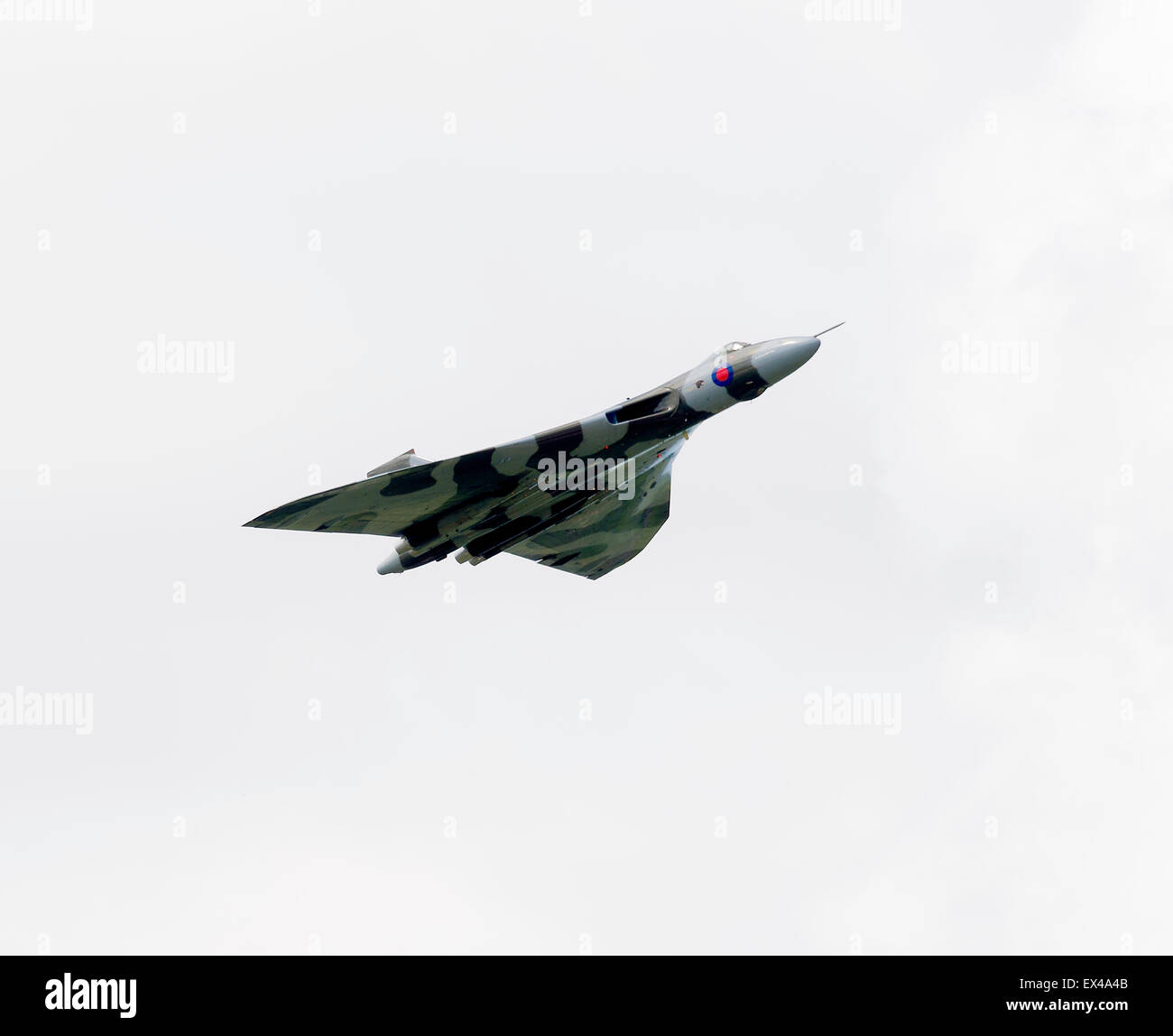 Finale Flug über Yorkshire Air Museum zogen der ehemaligen RAF Vulcan Bomber XH558 York England Vereinigtes Königreich UK Stockfoto