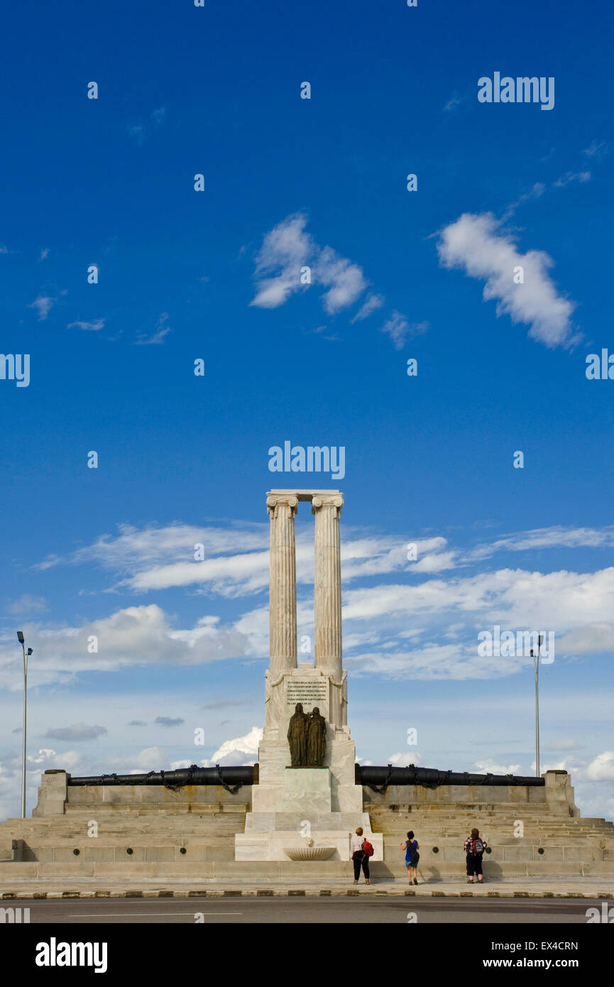 Vertikale Ansicht des Denkmals für die Opfer der USS Maine (Monumento ein Las Victimas del Maine) in Havanna, Kuba. Stockfoto