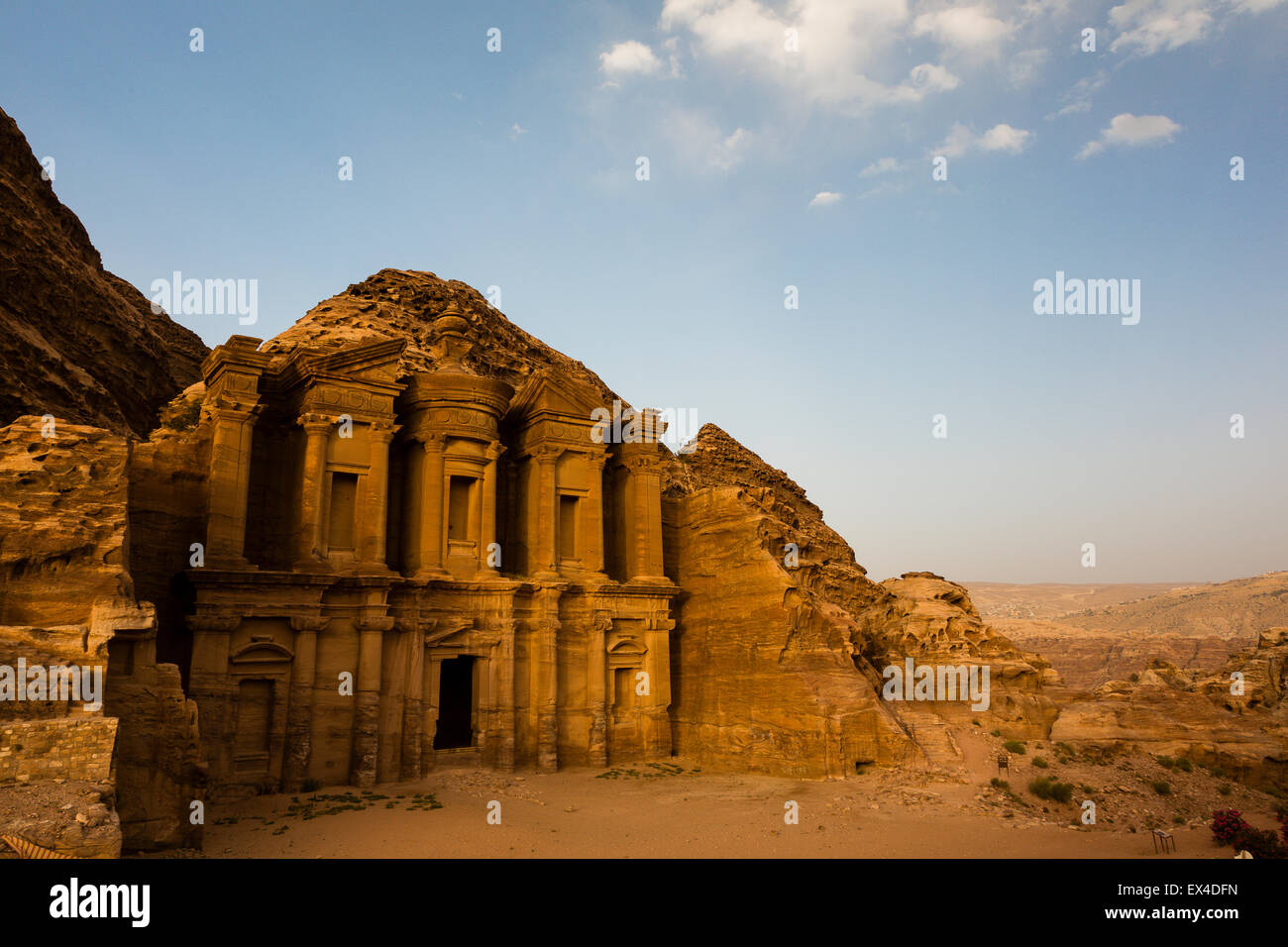 Petra, Jordanien, 8. Juni. Verlassenen Blick auf Petras Kloster kurz vor Sonnenuntergang. Stockfoto