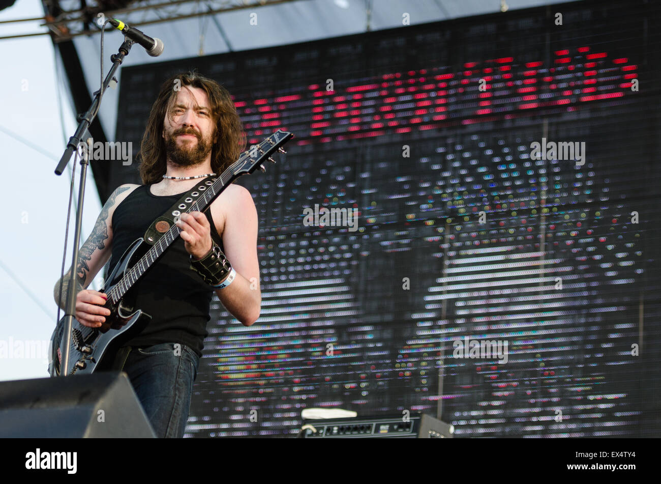 PIESTANY, Slowakei - 26. Juni 2015: Irische Rob - Bassist der schottischen Punkband The Exploited führt auf Musikfestival Topfest Stockfoto