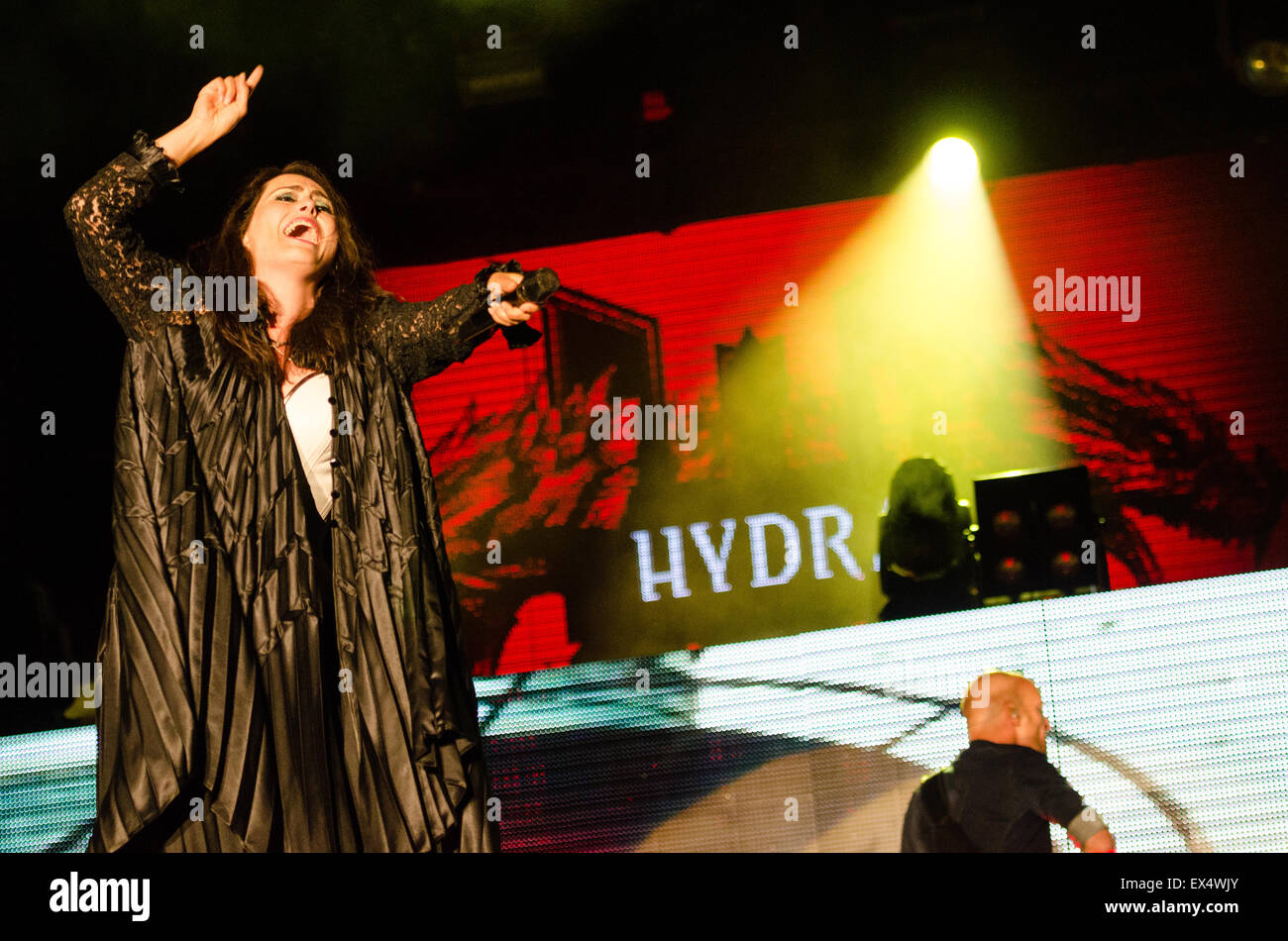 PIESTANY, Slowakei - 26. Juni 2015: Sängerin Sharon Den Adel der niederländischen symphonic-Metal-Band Within Temptation auf Topfest führt Stockfoto