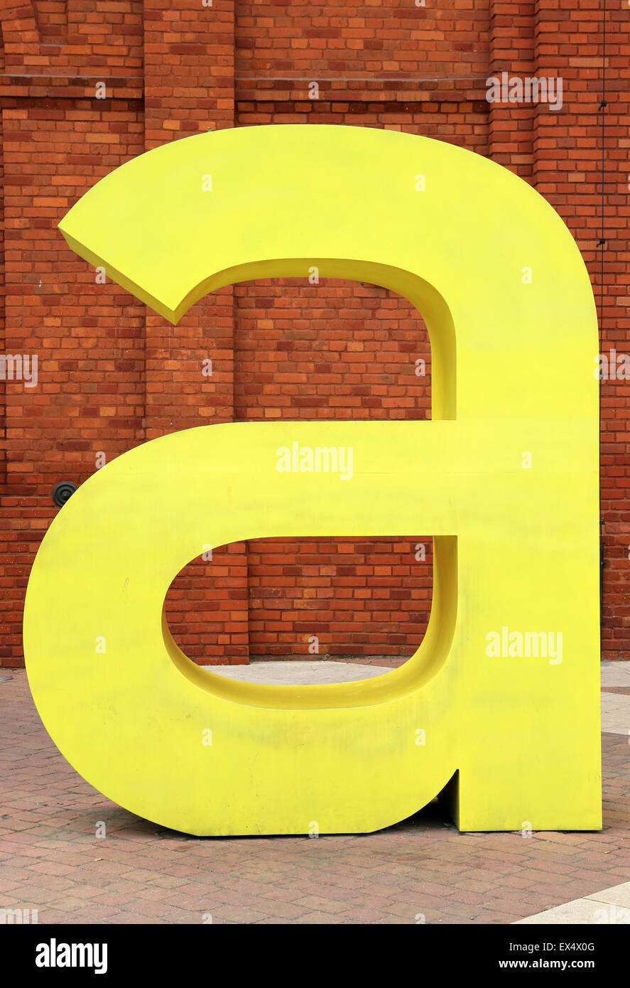 gelben Buchstaben ein Stockfoto